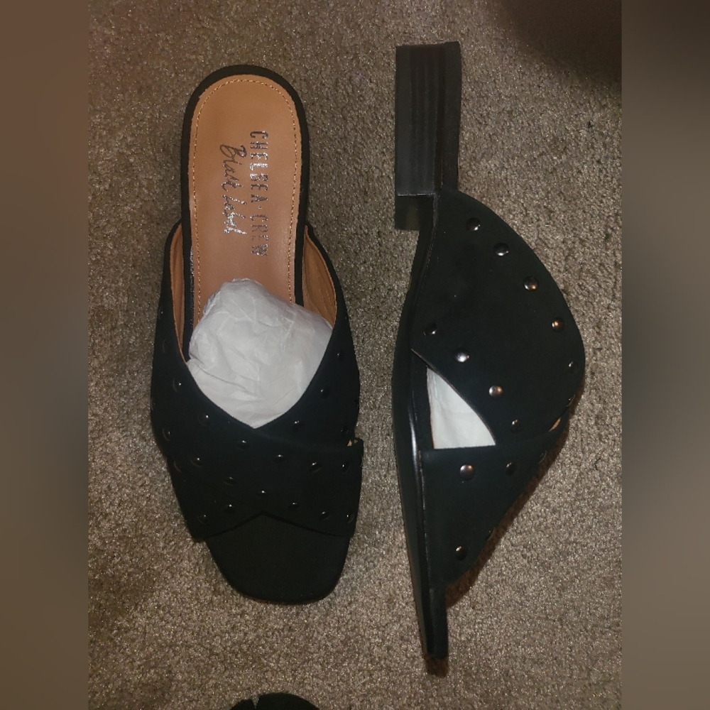 Black suede sandal, size 9